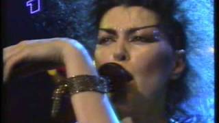 Lisa Dalbello  Gonna Get Close to You  live [upl. by Jabon148]