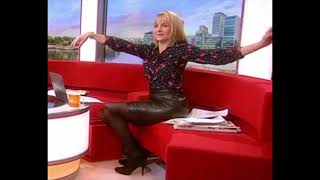 Louise Minchin Sofa Fit 2 Feb 2021 [upl. by Blayne]