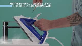 Astuce repassage n°5  Comment nettoyer votre fer [upl. by Dnaltiak]