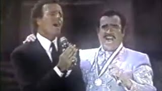 Vicente Fernández amp Julio Iglesias En Vivo [upl. by Einneg]