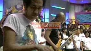 Slank  Cinta Kita Live [upl. by Brine]