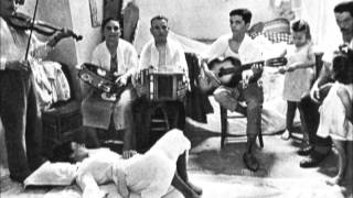 Italian Traditional Music Puglia Pizzica de Focu [upl. by Oinesra168]