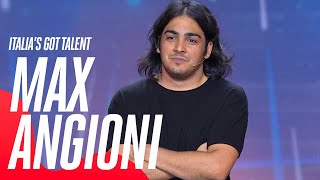 Max Angioni e il primo miracolo di Gesù 🍷 a Italia’s Got Talent [upl. by Hadlee]